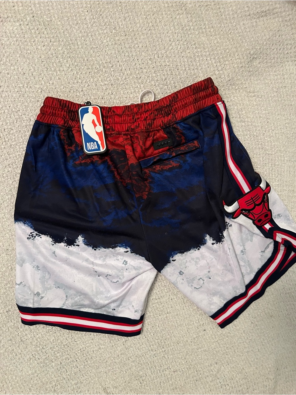 NWT Large Men's Chicago Bulls Pro Standard Americana Dip-Dye Shorts - Picture 5 of 7